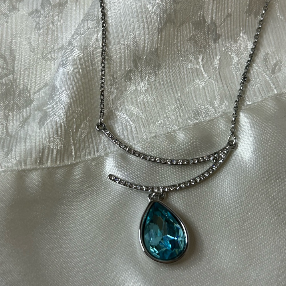 Necklace - Picture 4 of 8